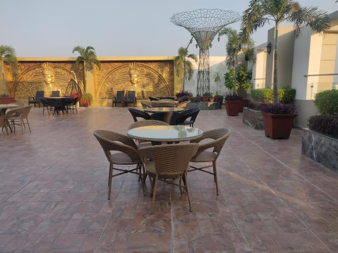 Hotel Casaya Inn Chinhat Exterior photo